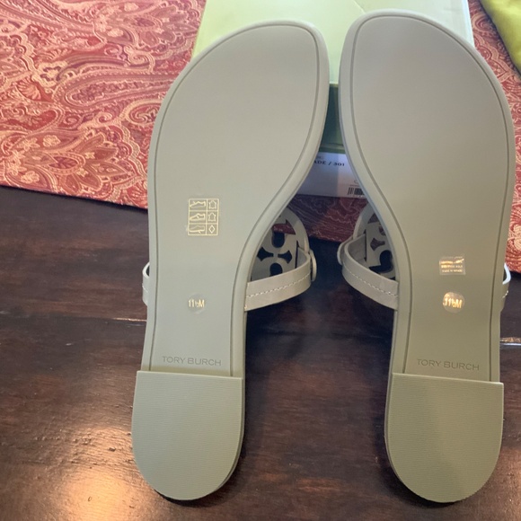 TORY BURCH PATENT LEATHER MILLER SANDALS in  LIGHT JADE,SZ 11.5BNIB, MSRP$200 - Picture 3 of 5